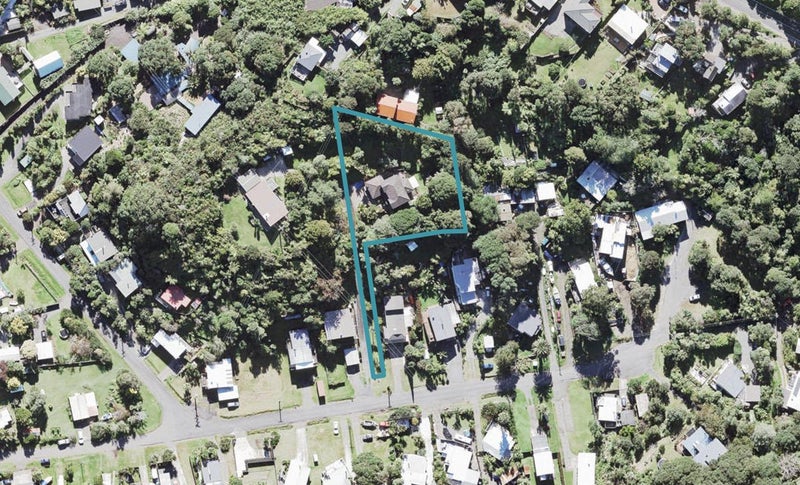 30 Foster Avenue, Huia, Auckland - Carousel 1