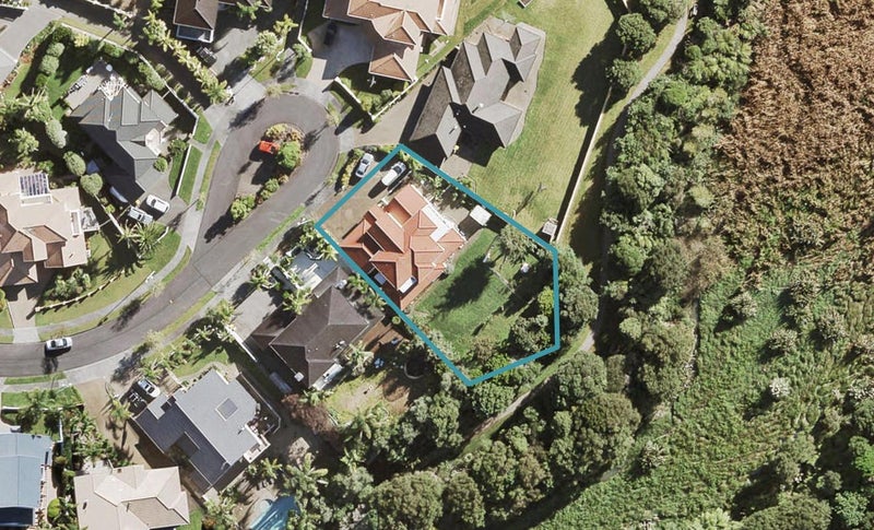 13 Mistral Place, West Harbour, Auckland - Carousel 1