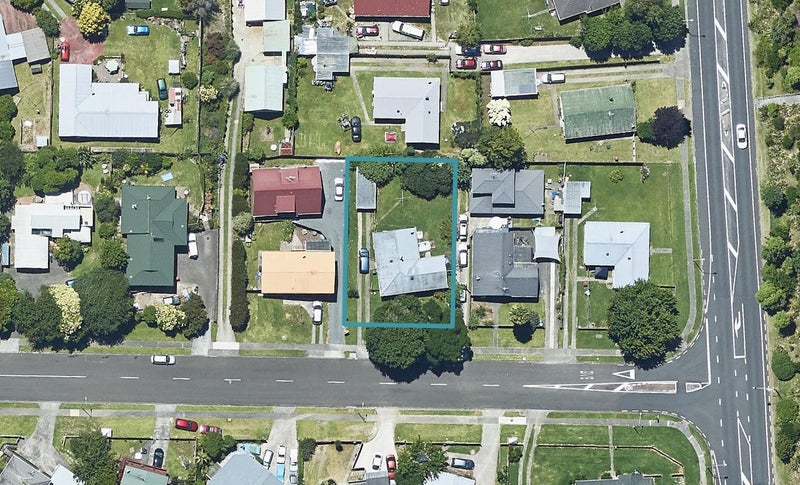 7 James Cook Drive, Welcome Bay, Tauranga - Carousel 1