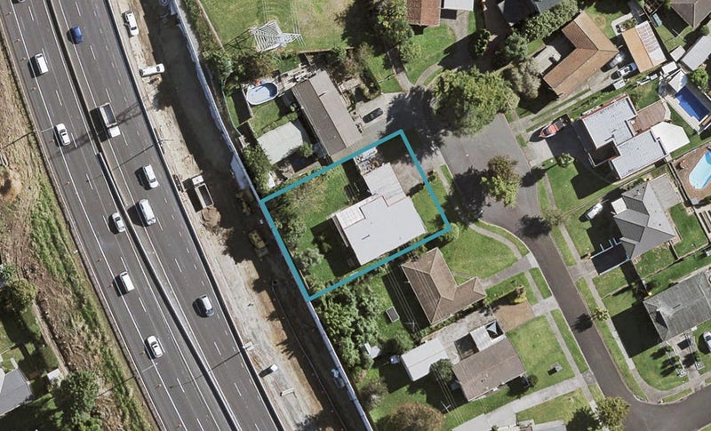 37 Balgowan Terrace, Conifer Grove, Takanini - Carousel 1