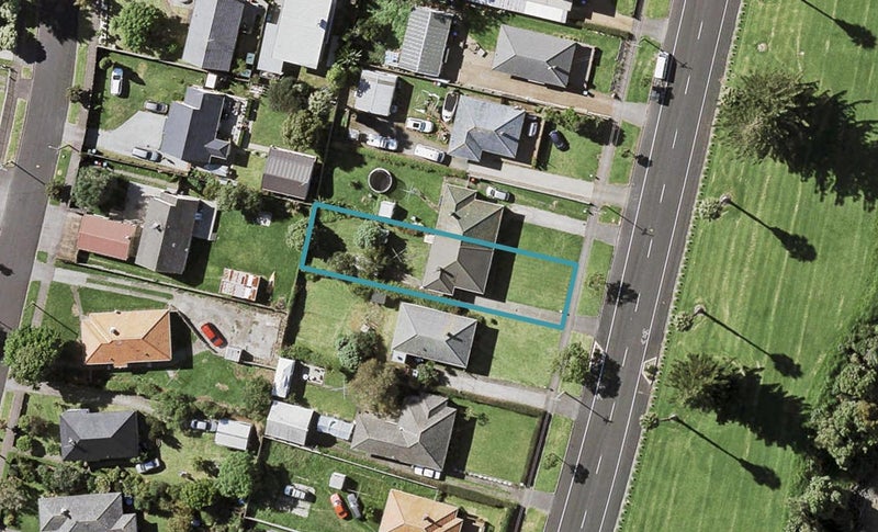 163 Riverside Avenue, Point England, Auckland - Carousel 1