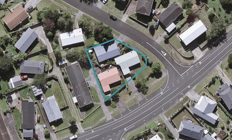 1/70 Cumberland Street, Welbourn, New Plymouth - Carousel 1
