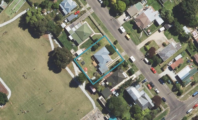 8 Perry Street, Mangapapa, Gisborne - Carousel 1