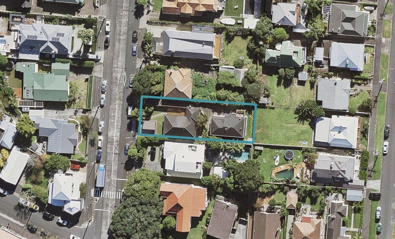 2/123 Queen Street, Northcote Point, Auckland - Carousel 1