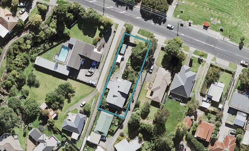 13 Margan Avenue, New Lynn, Auckland - Carousel 1