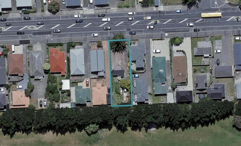 420 Broadway, Miramar, Wellington - Carousel 1