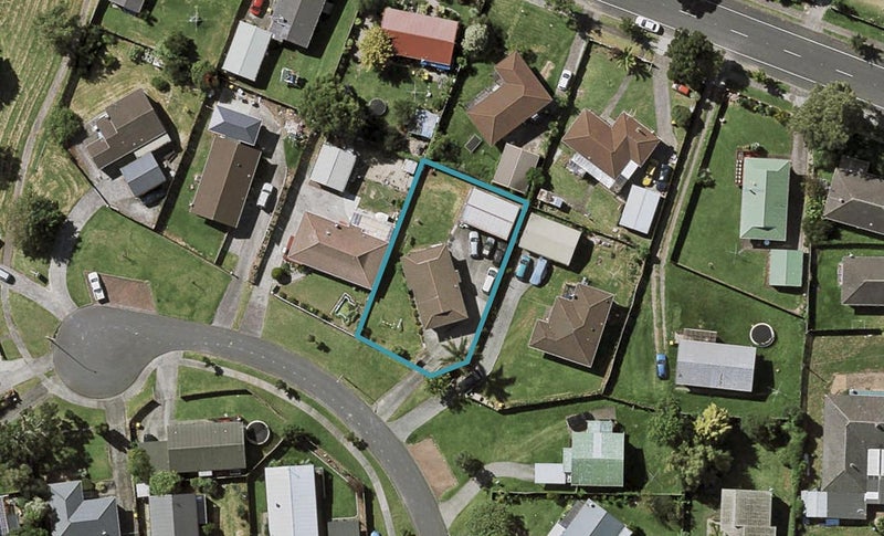 15 Oreti Place, Clover Park, Auckland - Carousel 1