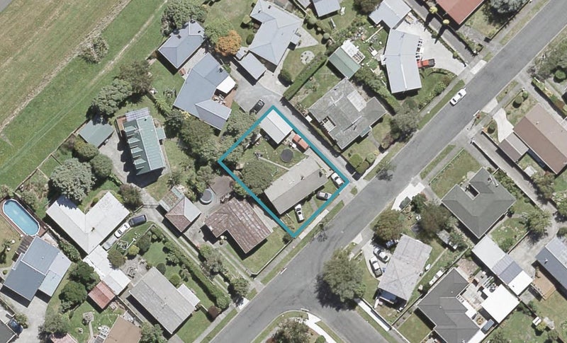 42 Longfellow Street, Trentham, Upper Hutt - Carousel 1