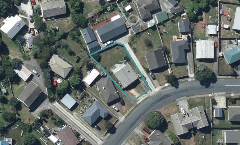 11 Rangituhi Crescent, Takapuwahia, Porirua - Carousel 1