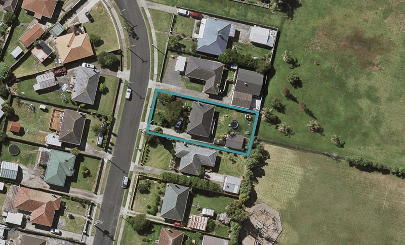 21 Tyrone Street, Otara, Auckland - Carousel 1