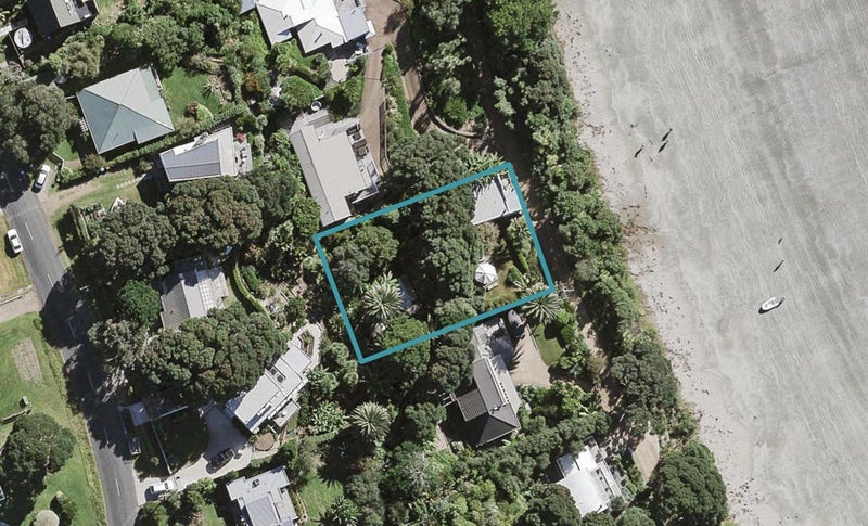 52 Beach Parade, Oneroa, Waiheke Island - Carousel 1