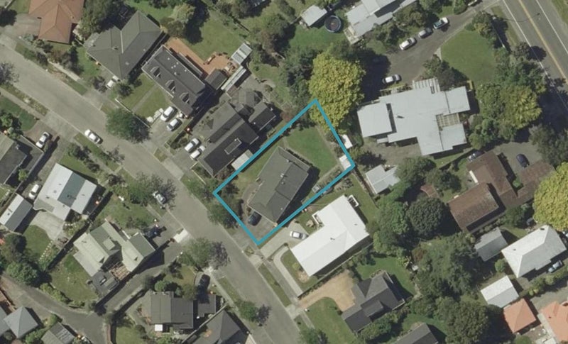 12 Heathcote Place, Fitzherbert, Palmerston North - Carousel 1
