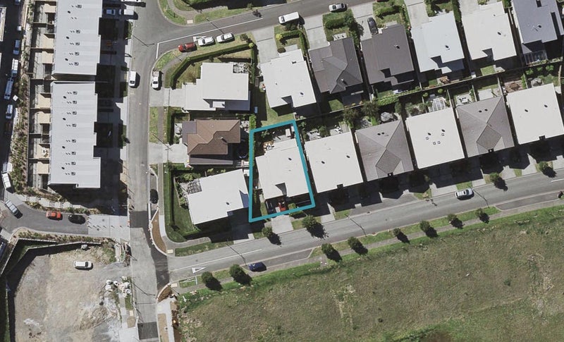 105 Tephra Boulevard, Stonefields, Auckland - Carousel 1