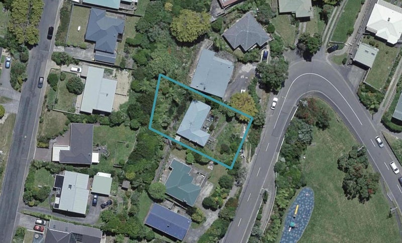 15 Salford Street, Newlands, Wellington - Carousel 1