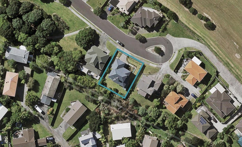 23 Highgrove Lane, Totara Vale, Auckland - Carousel 1