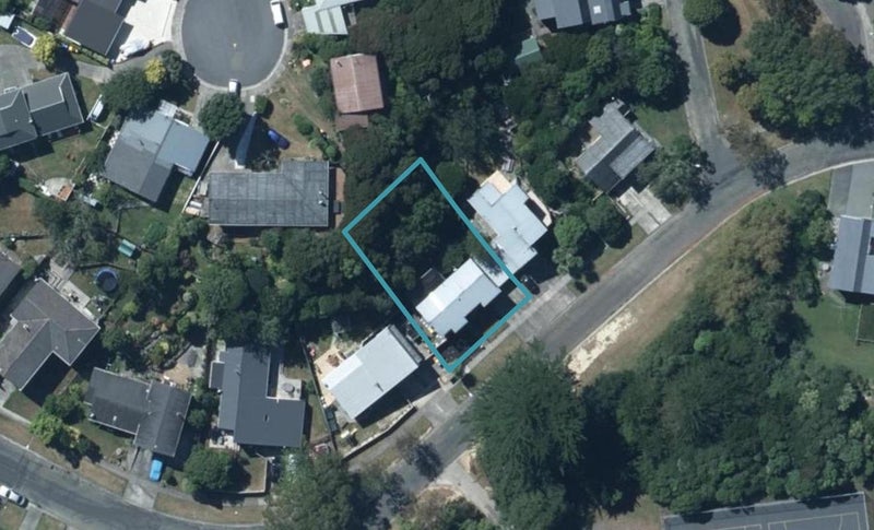 15 Solander Place, Whitby, Porirua - Carousel 1