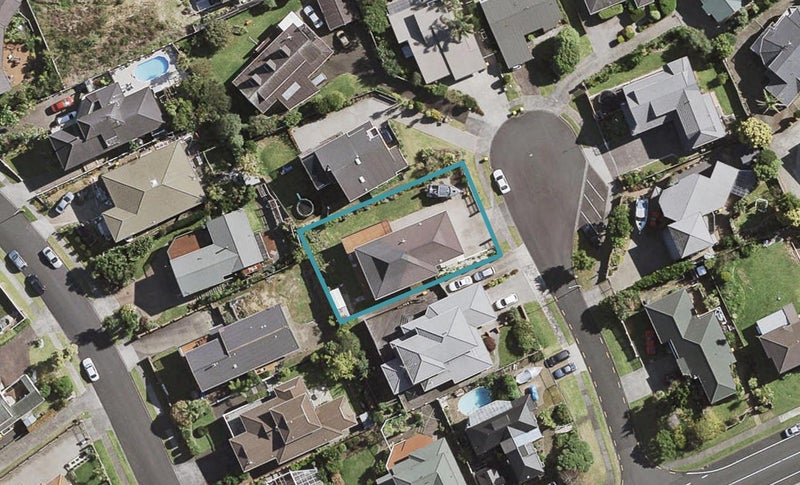 6 Ilex Place, Totara Heights, Auckland - Carousel 1
