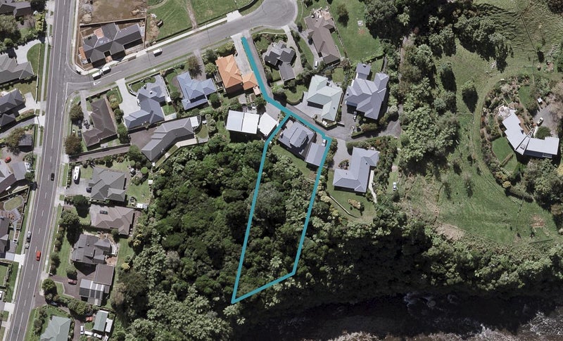 10B Tupare Place, Highlands Park, New Plymouth - Carousel 1