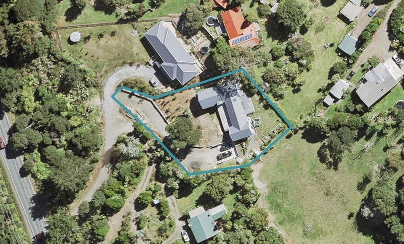 97 Waitakere Road, Waitakere, Auckland - Carousel 1