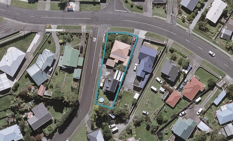 1 Nash Street, Marfell, New Plymouth - Carousel 1