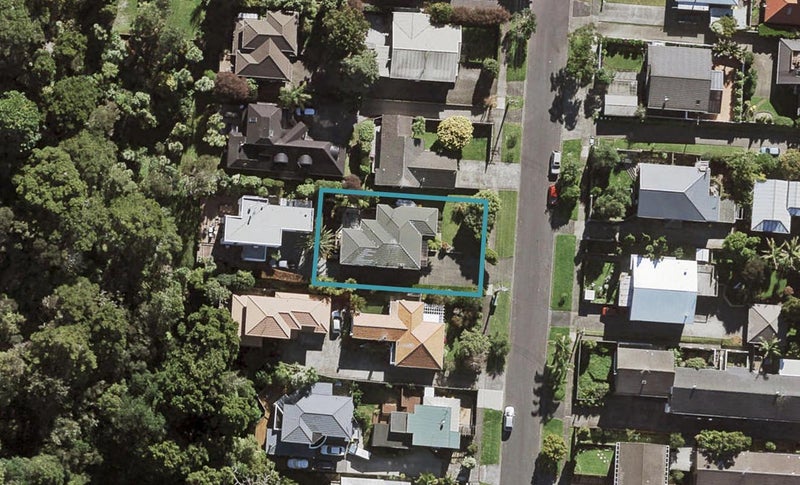 11 Wernham Place, Northcote, Auckland - Carousel 1