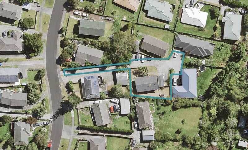 24 Roick Parade, Glen Eden, Auckland - Carousel 1
