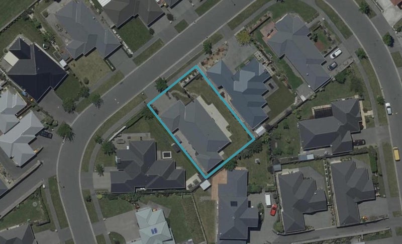 26 Somerville Crescent, Aidanfield, Christchurch - Carousel 1