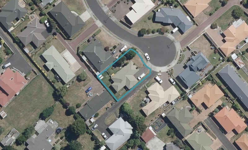 14 Mews Place, Forest Lake, Hamilton - Carousel 1