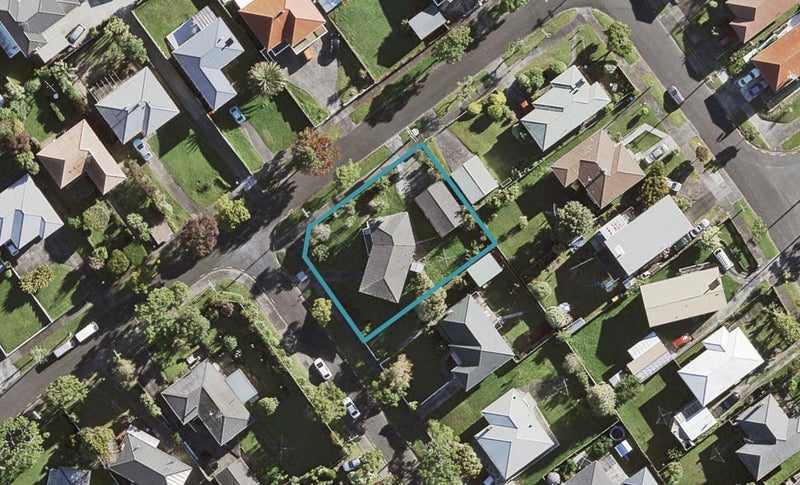 2 Hillview Avenue, New Windsor, Auckland - Carousel 1
