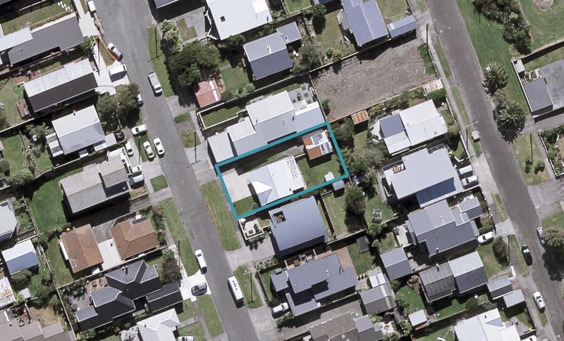 11 Newton Street, Fitzroy, New Plymouth - Carousel 1