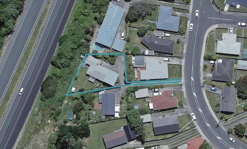61 Mark Avenue, Paparangi, Wellington - Carousel 1