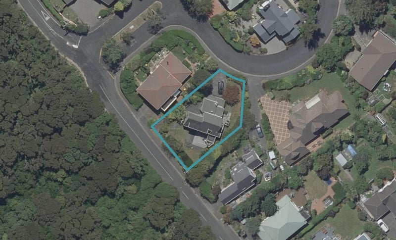 4 Garden Place, Glenleith, Dunedin - Carousel 1