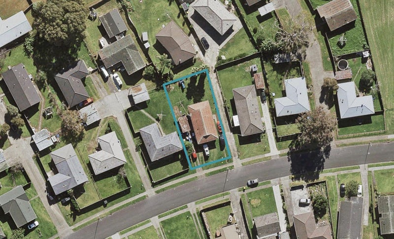 56 Cranmere Crescent, Mangere East, Auckland - Carousel 1
