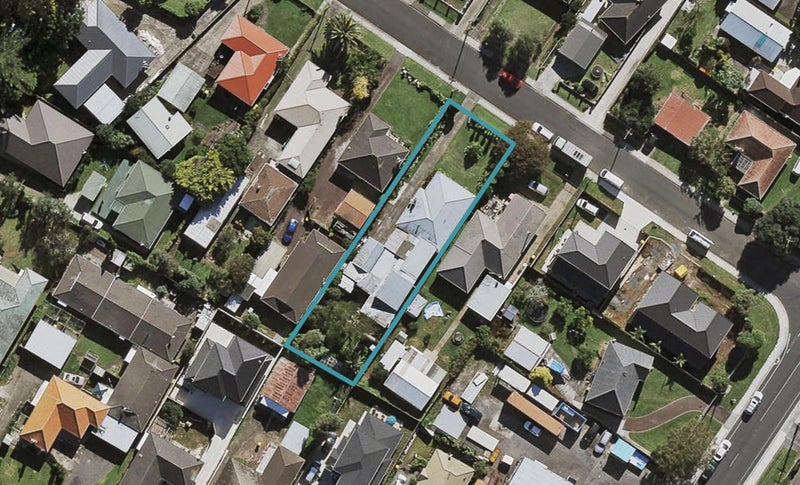 4 Lloyd Avenue, Papatoetoe, Auckland - Carousel 1