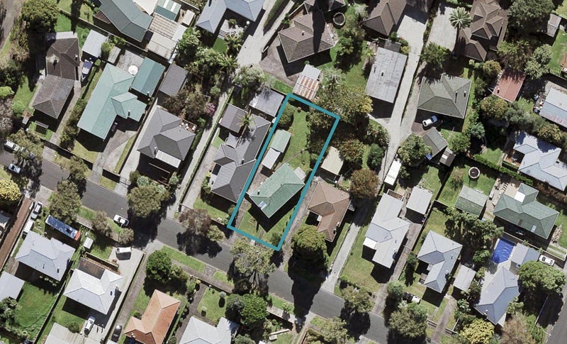 15 Esmeralda Avenue, Avondale, Auckland - Carousel 1