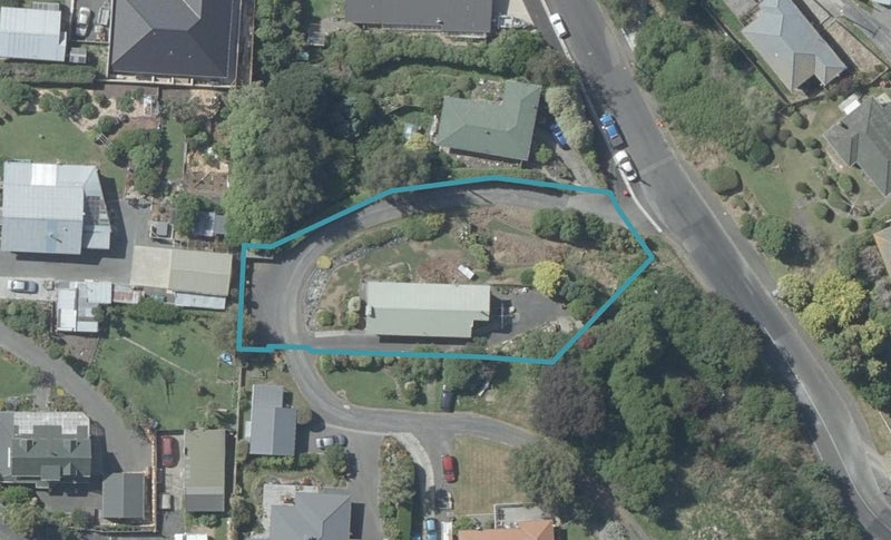 9 Koremata Street, Green Island, Dunedin - Carousel 1