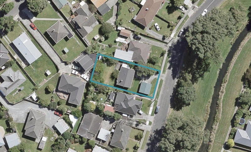 203 Riverside Drive, Waterloo, Lower Hutt - Carousel 1