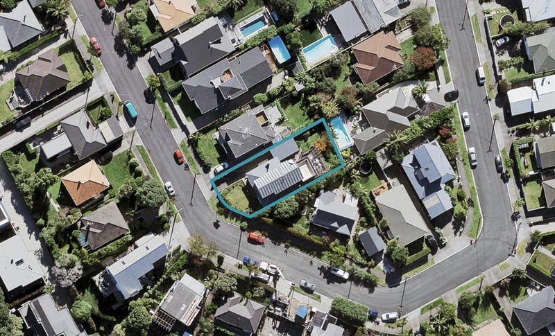 17 Sunny Brae Crescent, Westmere, Auckland - Carousel 1