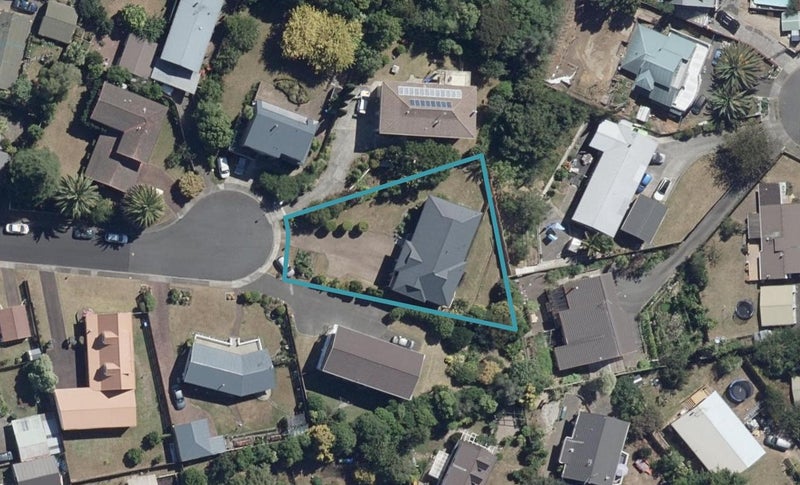 10 Titoki Place, Pukete, Hamilton - Carousel 1