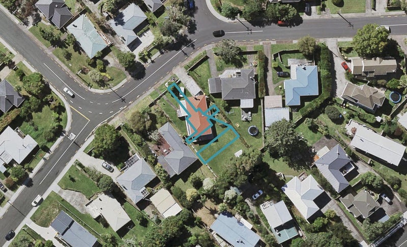 8D Trinidad Road, Sunnynook, Auckland - Carousel 1