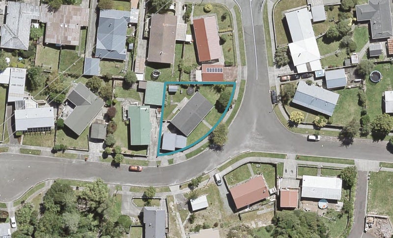 2 Jasper Grove, Birchville, Upper Hutt - Carousel 1