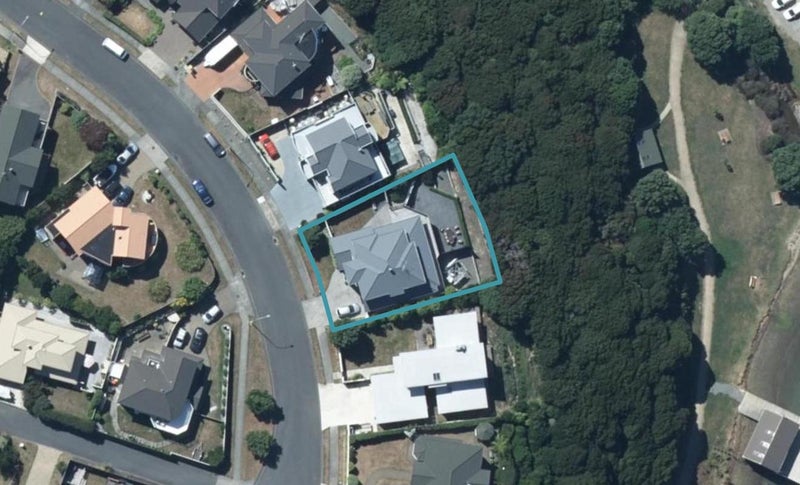 29 Pendennis Point, Camborne, Porirua - Carousel 1