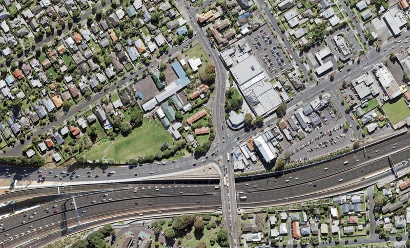 22 Point Chevalier Road, Point Chevalier, Auckland - Carousel 1