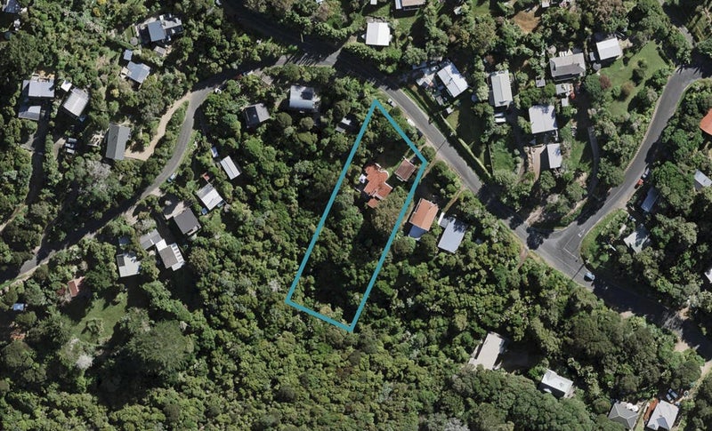 92 Queens Drive, Oneroa, Waiheke Island - Carousel 1