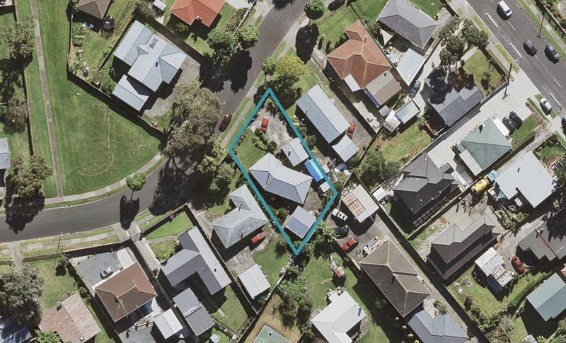 55 Staverton Crescent, Mangere, Auckland - Carousel 1