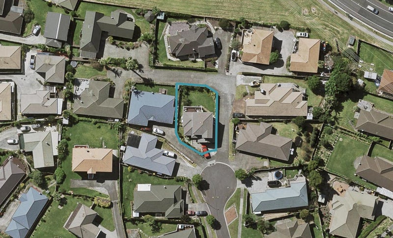 8 Kylie Court, Clover Park, Auckland - Carousel 1