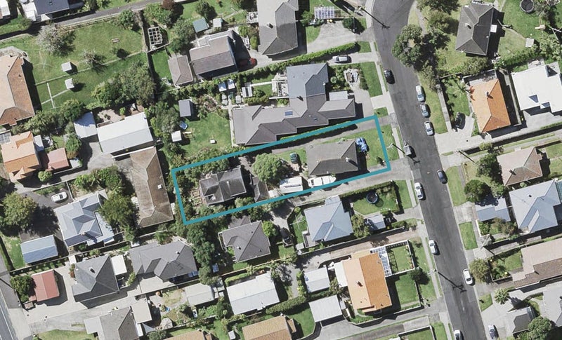 1/13 Fraser Road, Narrow Neck, Auckland - Carousel 1