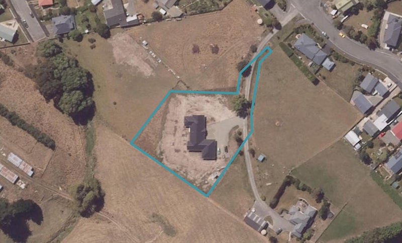 18B Leven Street, South Hill, Oamaru - Carousel 1