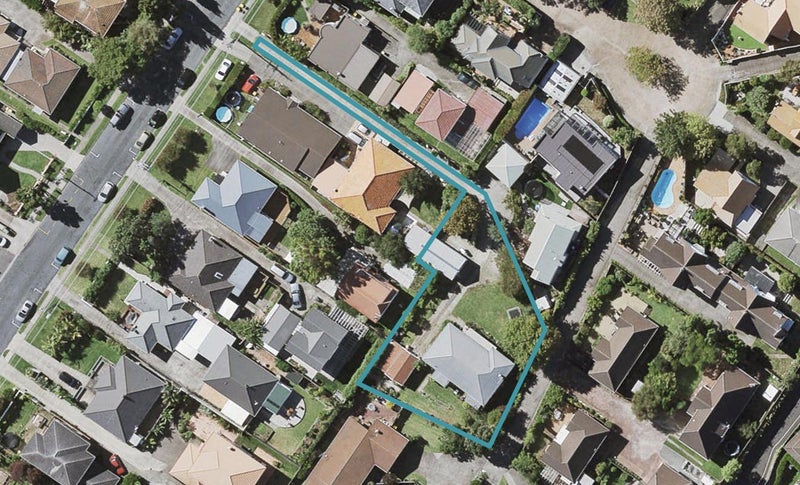 50 Eversleigh Road, Belmont, Auckland - Carousel 1