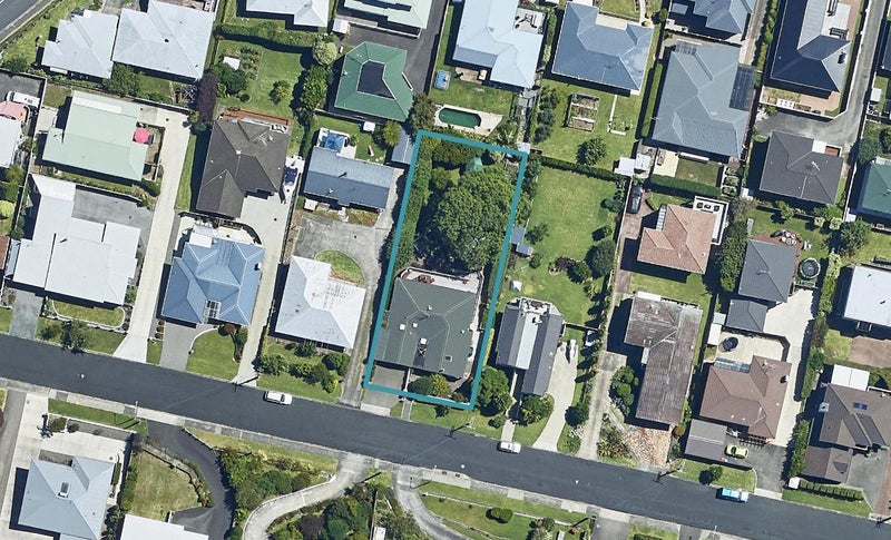 14 Seaview Road, Otumoetai, Tauranga - Carousel 1